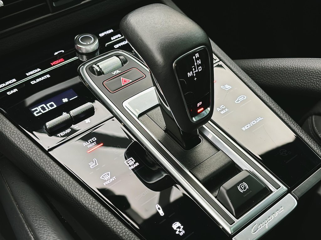 Porsche Cayenne E-Hybrid  Premium Package 2023 à Laval, Québec - 22 - w1024h768px