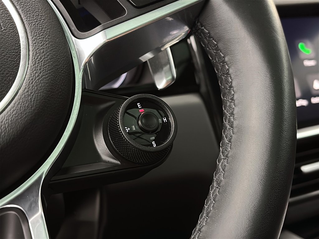Porsche Cayenne E-Hybrid  Premium Package 2023 à Laval, Québec - 18 - w1024h768px