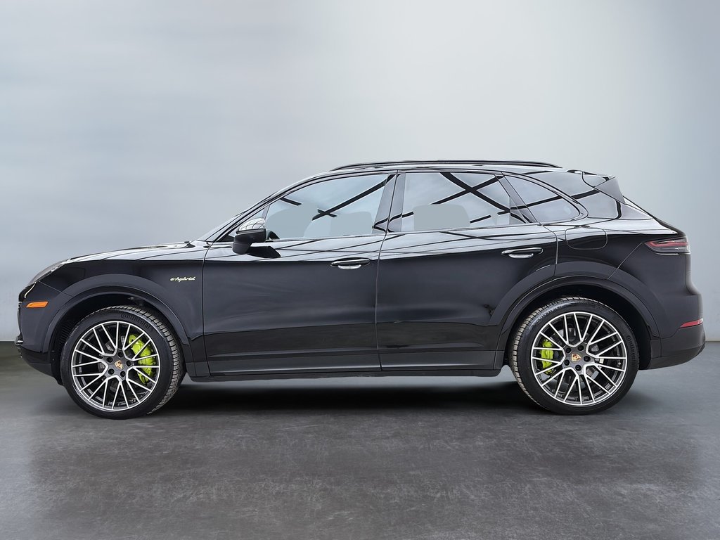 Porsche Cayenne E-Hybrid  Premium Package 2023 à Laval, Québec - 2 - w1024h768px