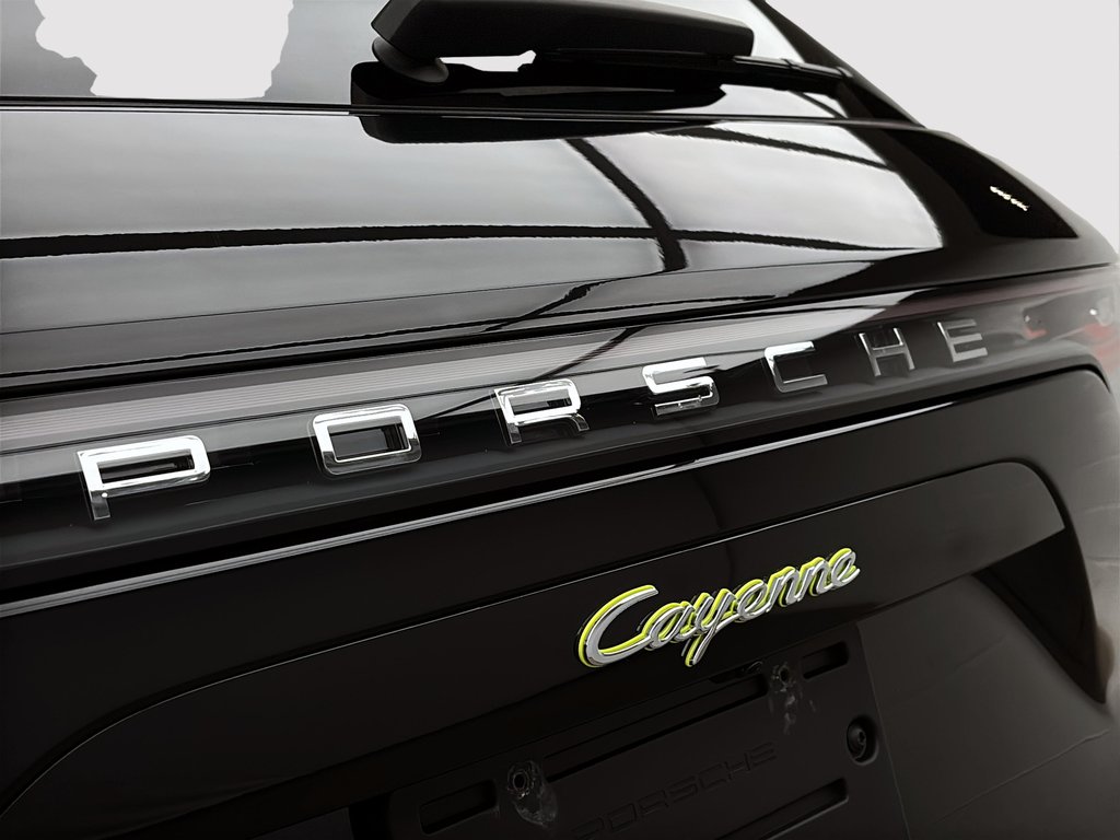 Porsche Cayenne E-Hybrid  Premium Package 2023 à Laval, Québec - 11 - w1024h768px