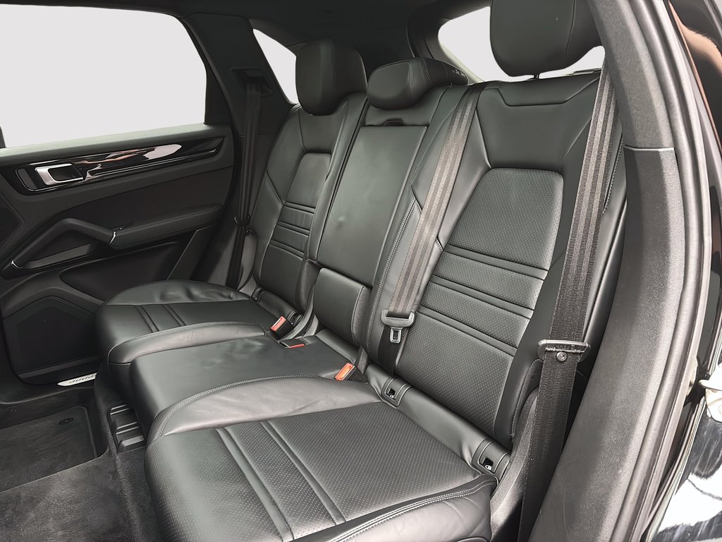 Porsche Cayenne E-Hybrid  Premium Package 2023 à Laval, Québec - 24 - w1024h768px