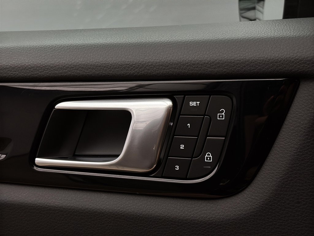 Porsche Cayenne Premium Package, 21 2023 à Laval, Québec - 28 - w1024h768px