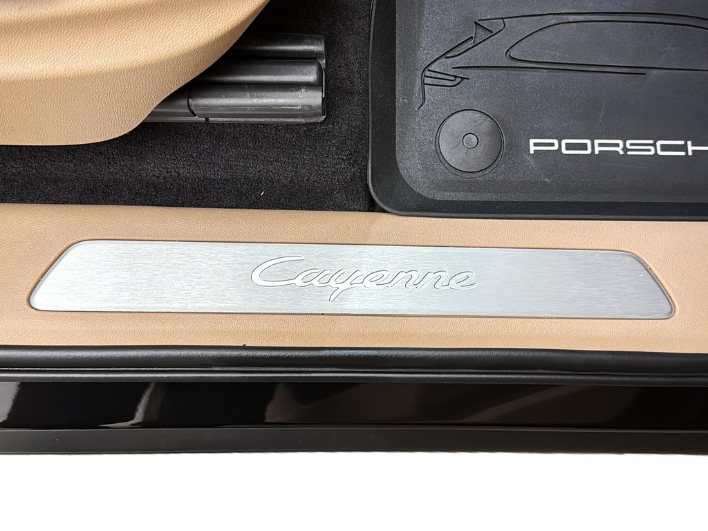 Porsche Cayenne Premium Package, 21 2023 à Laval, Québec - 30 - w1024h768px