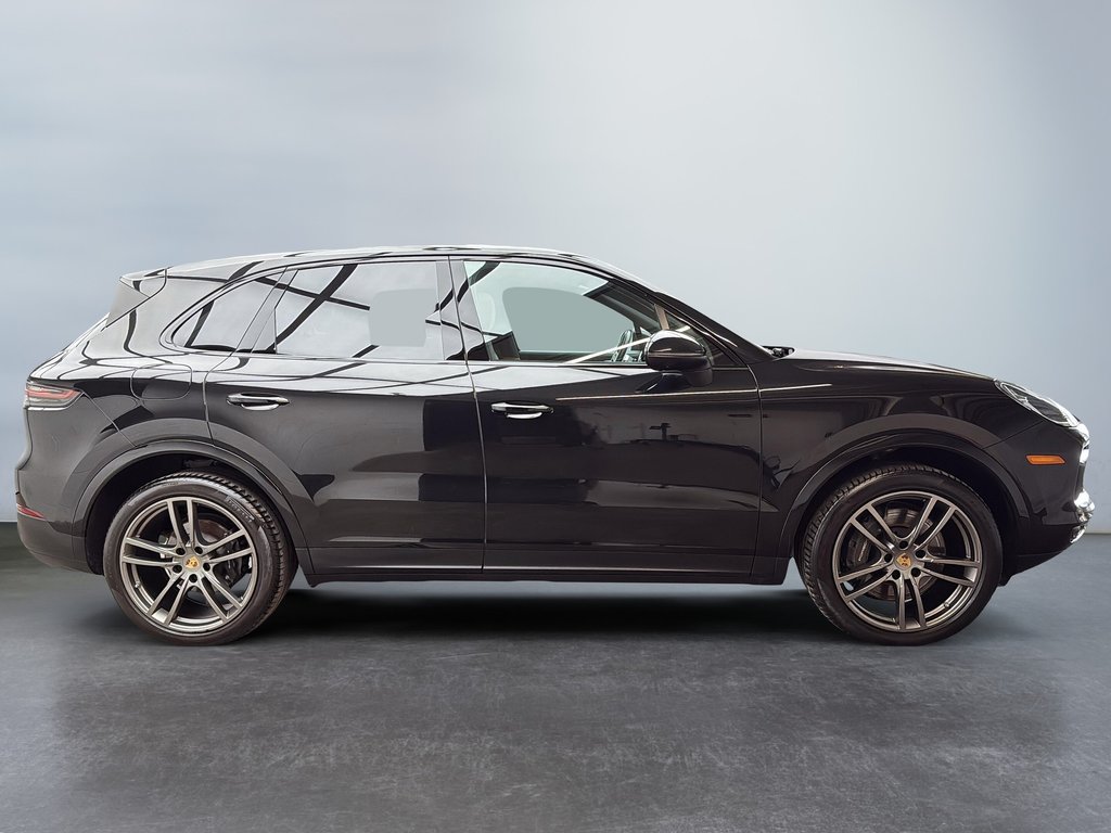 Porsche Cayenne Premium Package, 21 2023 à Laval, Québec - 4 - w1024h768px