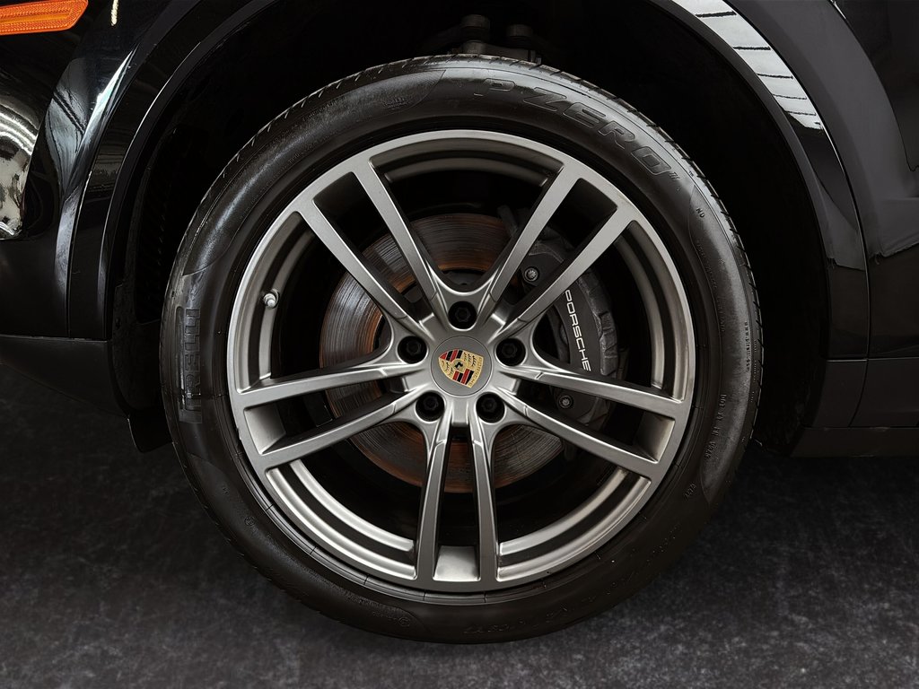 Porsche Cayenne Premium Package, 21 2023 à Laval, Québec - 11 - w1024h768px