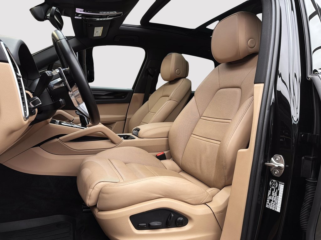 Porsche Cayenne Premium Package, 21 2023 à Laval, Québec - 14 - w1024h768px