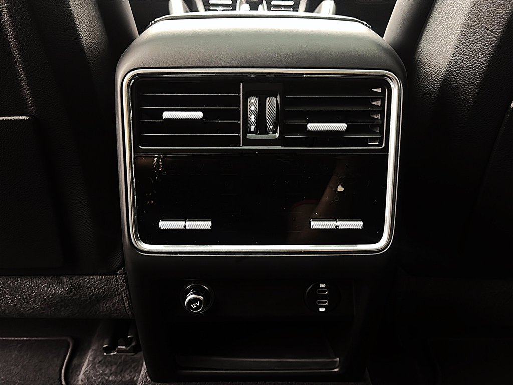 2023 Porsche Cayenne Platinum Edition E-Hybrid Coupe AWD in Laval, Quebec - 27 - w1024h768px