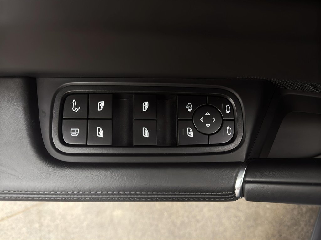 2023 Porsche Cayenne Platinum Edition E-Hybrid Coupe AWD in Laval, Quebec - 30 - w1024h768px