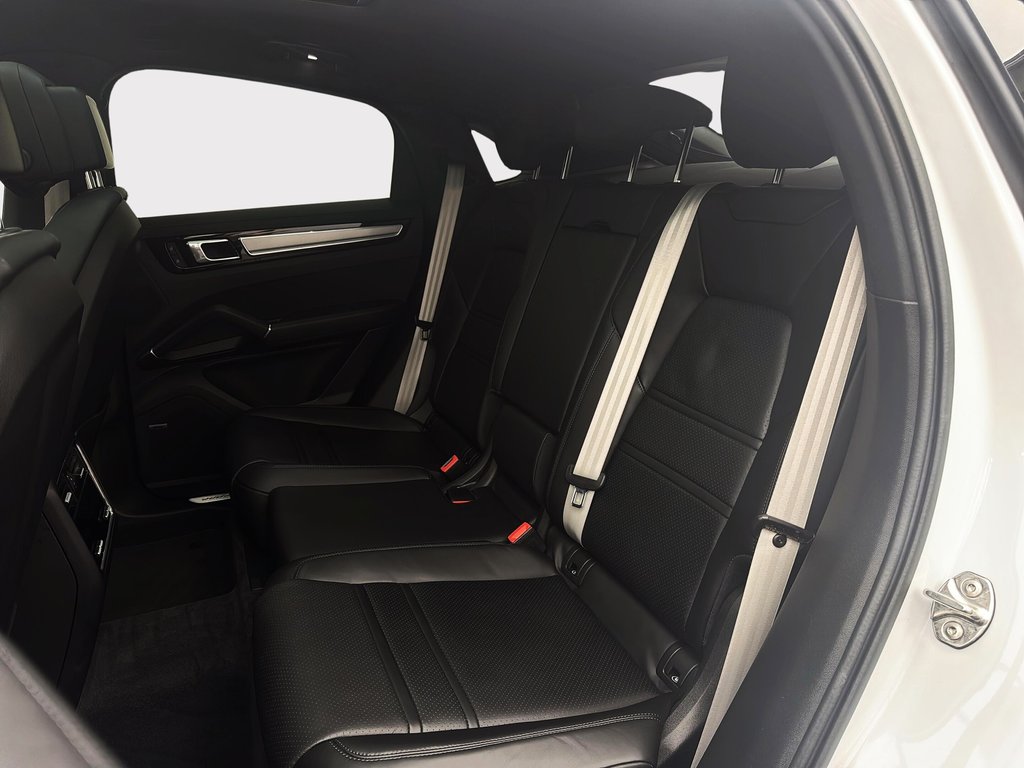 2023 Porsche Cayenne Platinum Edition E-Hybrid Coupe AWD in Laval, Quebec - 26 - w1024h768px