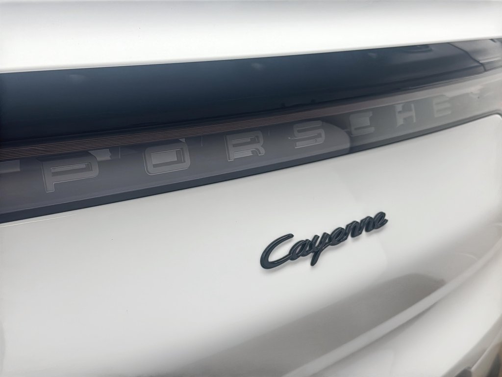 2023 Porsche Cayenne Platinum Edition E-Hybrid Coupe AWD in Laval, Quebec - 8 - w1024h768px