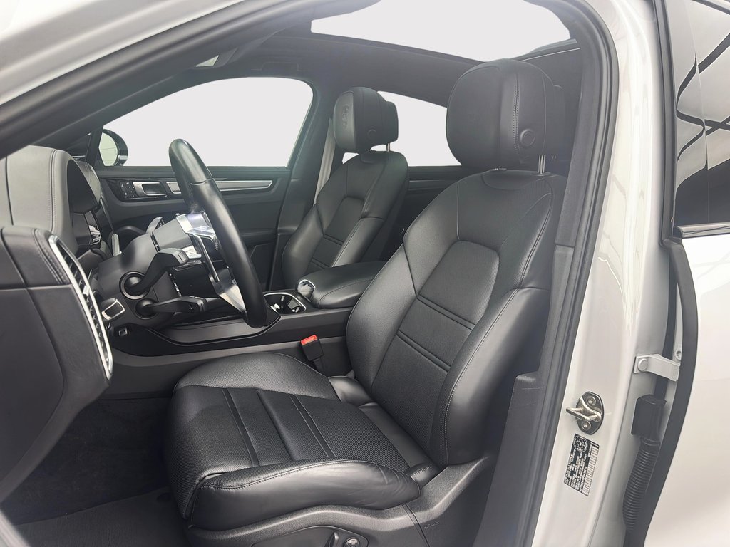 2023 Porsche Cayenne Platinum Edition E-Hybrid Coupe AWD in Laval, Quebec - 14 - w1024h768px