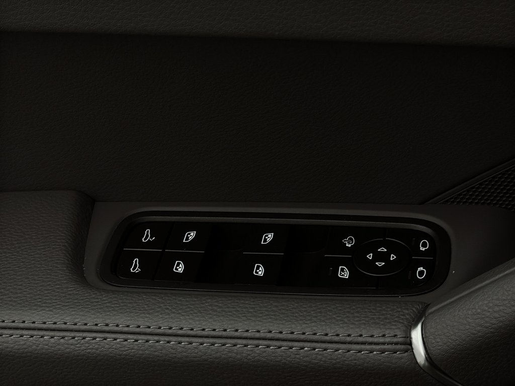 Porsche Cayenne Premium Package 2023 à Laval, Québec - 28 - w1024h768px