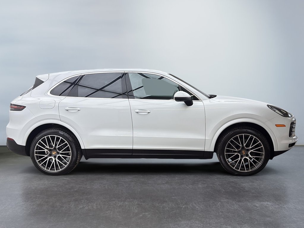 Porsche Cayenne Premium Package 2023 à Laval, Québec - 6 - w1024h768px