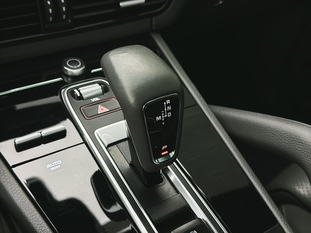 Porsche Cayenne Premium Package 2023 à Laval, Québec - 20 - w1024h768px