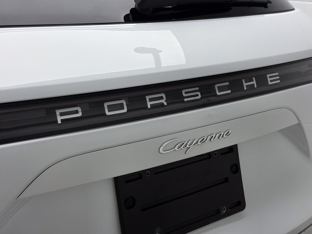 Porsche Cayenne Premium Package 2023 à Laval, Québec - 8 - w1024h768px