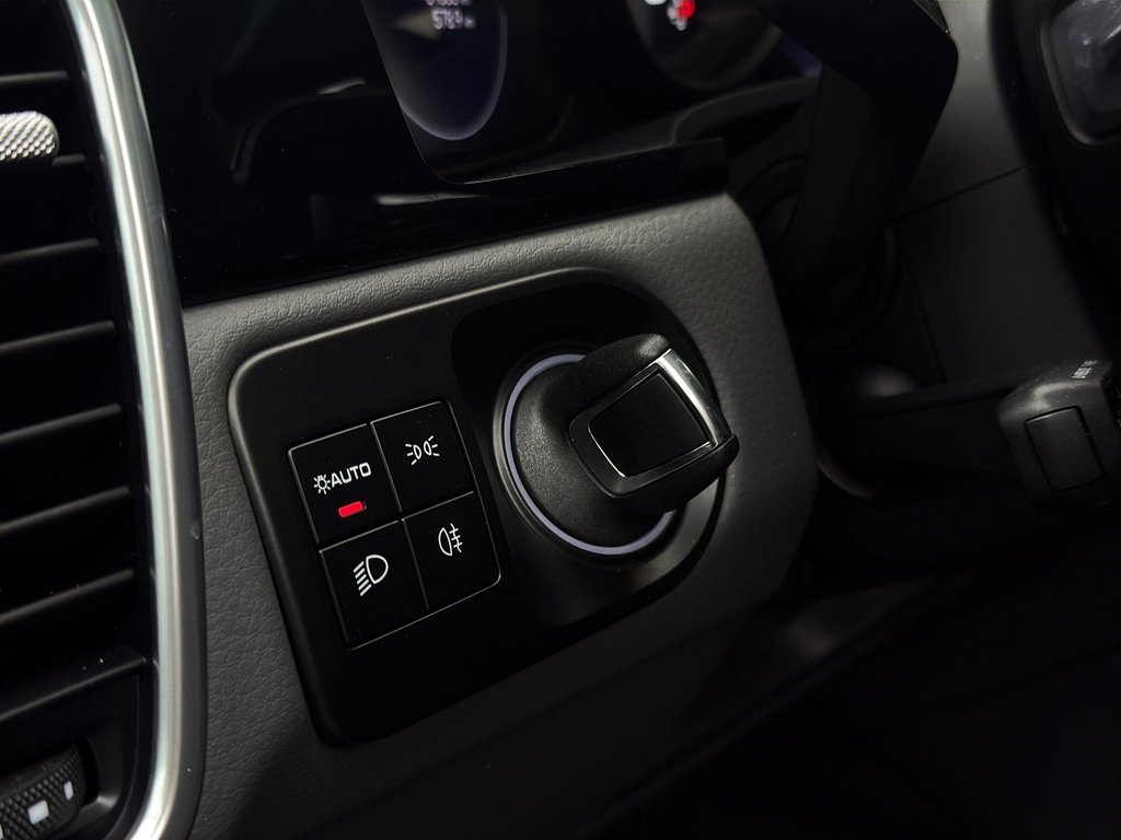 Porsche Cayenne Premium Package 2023 à Laval, Québec - 24 - w1024h768px