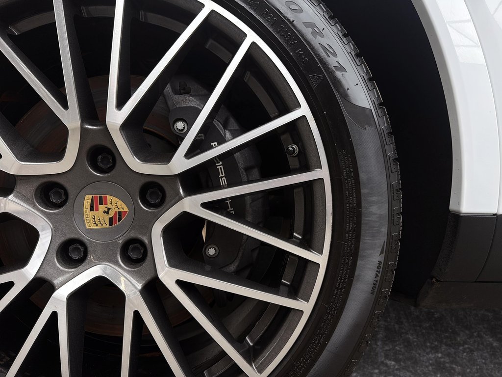 Porsche Cayenne Premium Package 2023 à Laval, Québec - 12 - w1024h768px