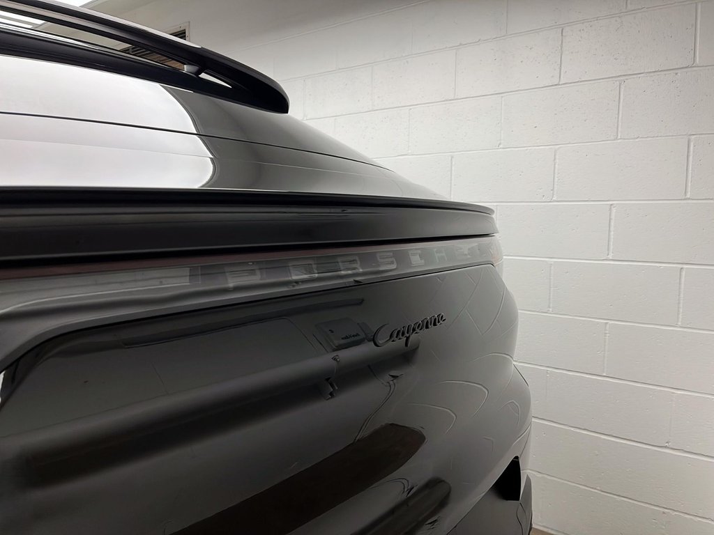 Porsche Cayenne  2023 à Laval, Québec - 7 - w1024h768px