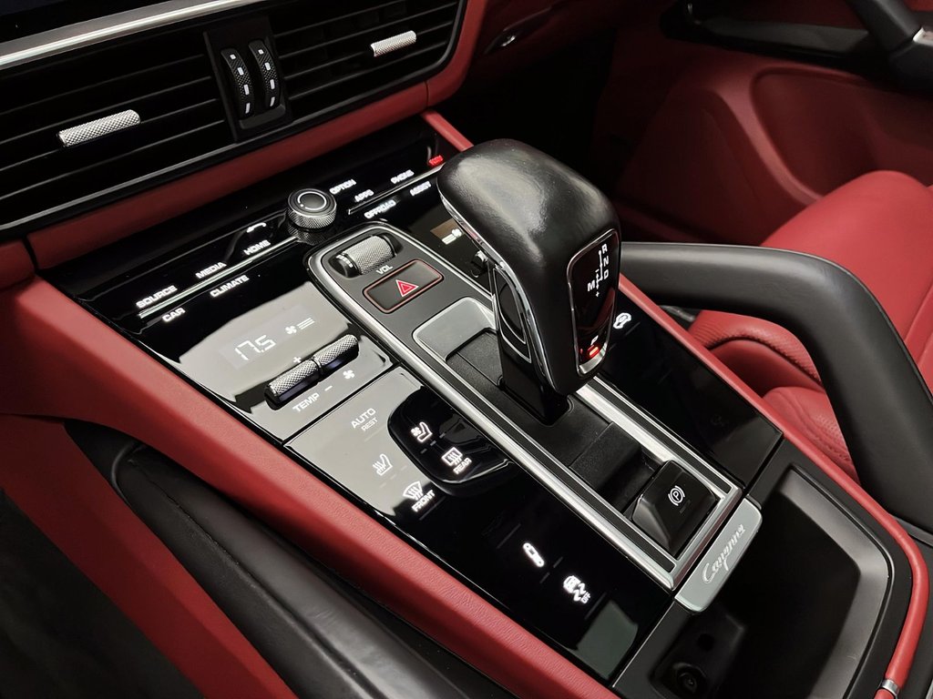 Porsche Cayenne  2023 à Laval, Québec - 22 - w1024h768px