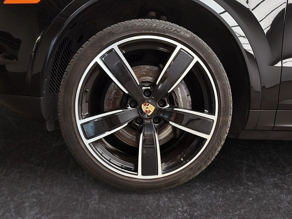 Porsche Cayenne  2023 à Laval, Québec - 10 - w1024h768px