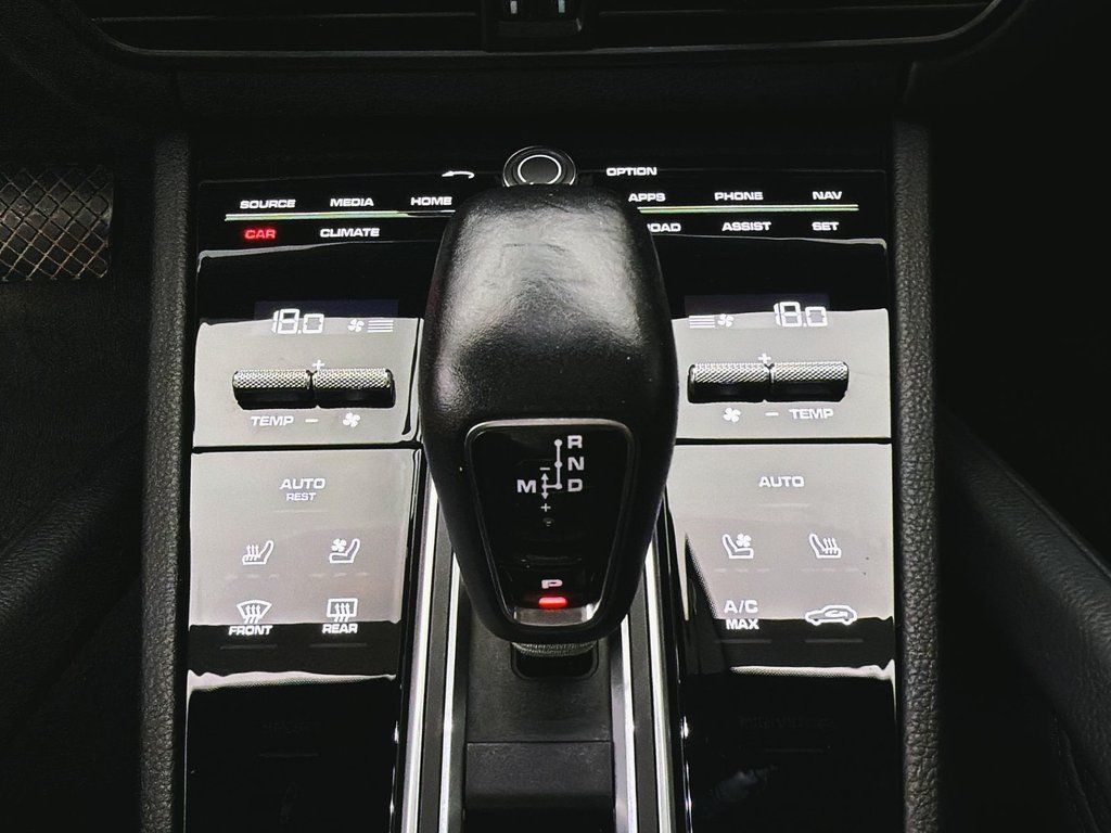 Porsche Cayenne  2023 à Laval, Québec - 21 - w1024h768px