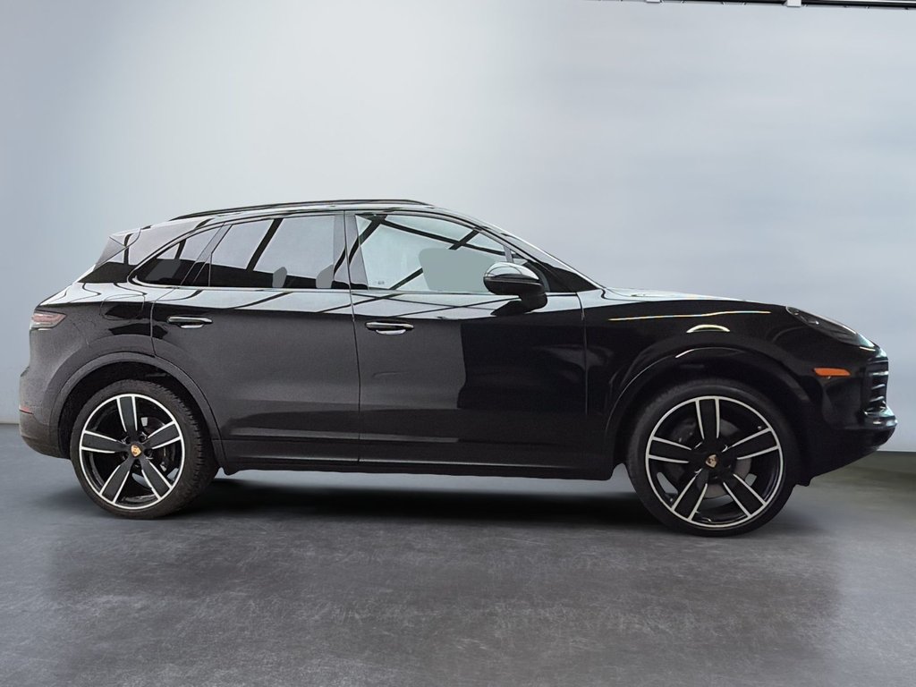 Porsche Cayenne  2023 à Laval, Québec - 8 - w1024h768px