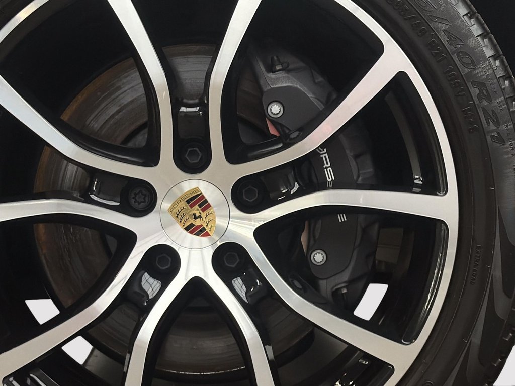 2023 Porsche Cayenne in Laval, Quebec - 11 - w1024h768px