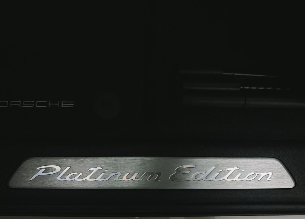 2023 Porsche Cayenne in Laval, Quebec - 31 - w1024h768px