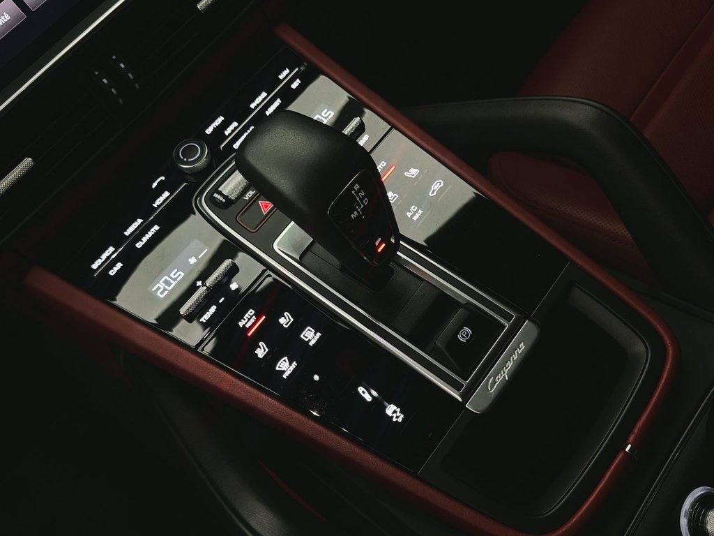2023 Porsche Cayenne in Laval, Quebec - 20 - w1024h768px