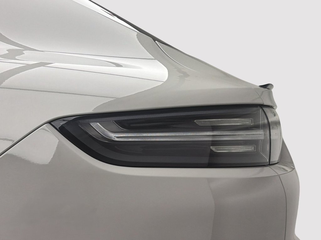 2023 Porsche Cayenne in Laval, Quebec - 9 - w1024h768px