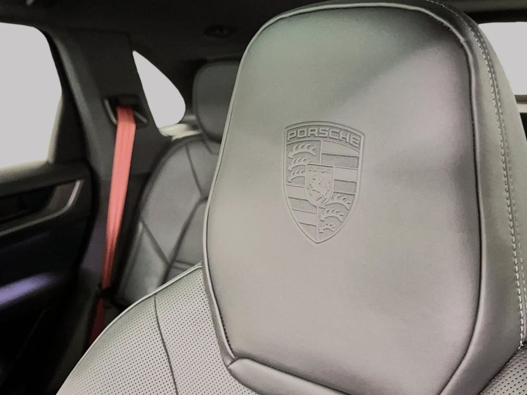 Porsche Cayenne Premium Package Plus 2024 à Laval, Québec - 26 - w1024h768px