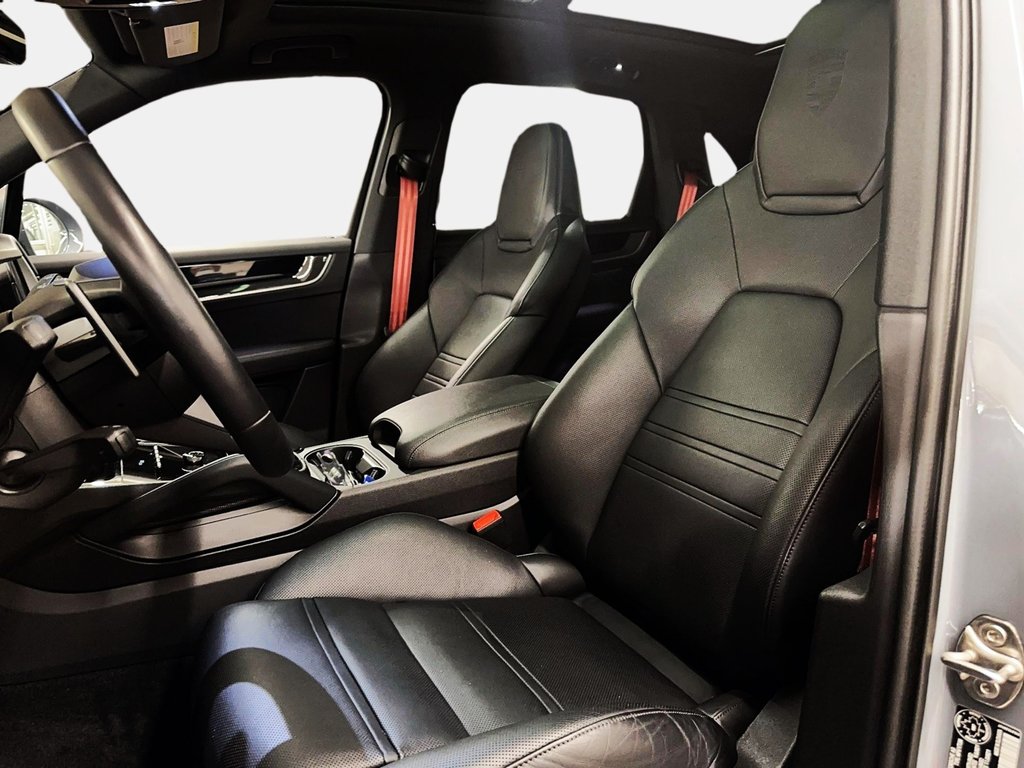 Porsche Cayenne Premium Package Plus 2024 à Laval, Québec - 17 - w1024h768px