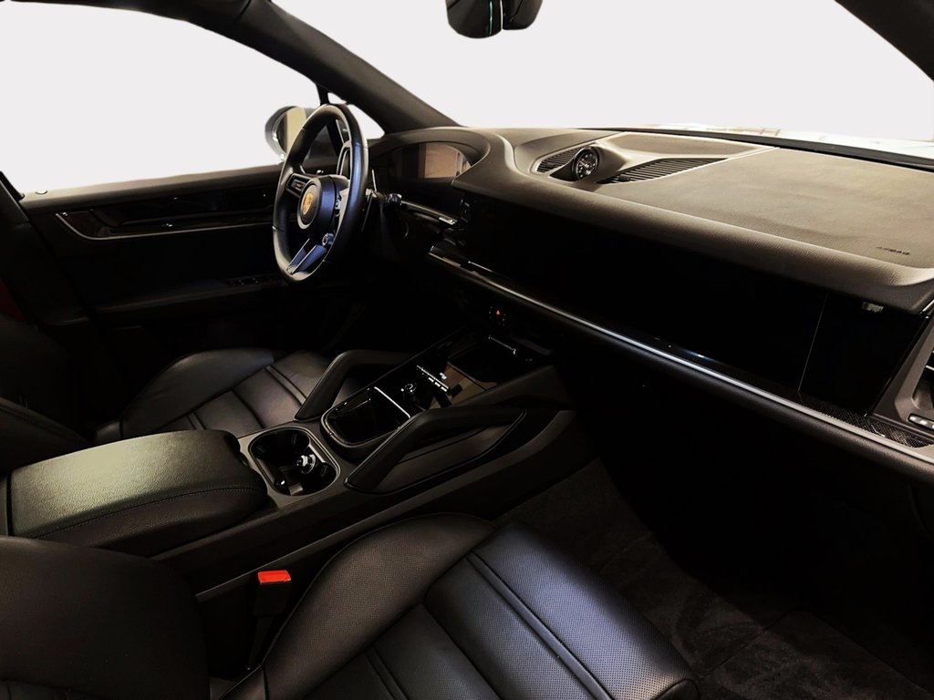 Porsche Cayenne Premium Package Plus 2024 à Laval, Québec - 28 - w1024h768px