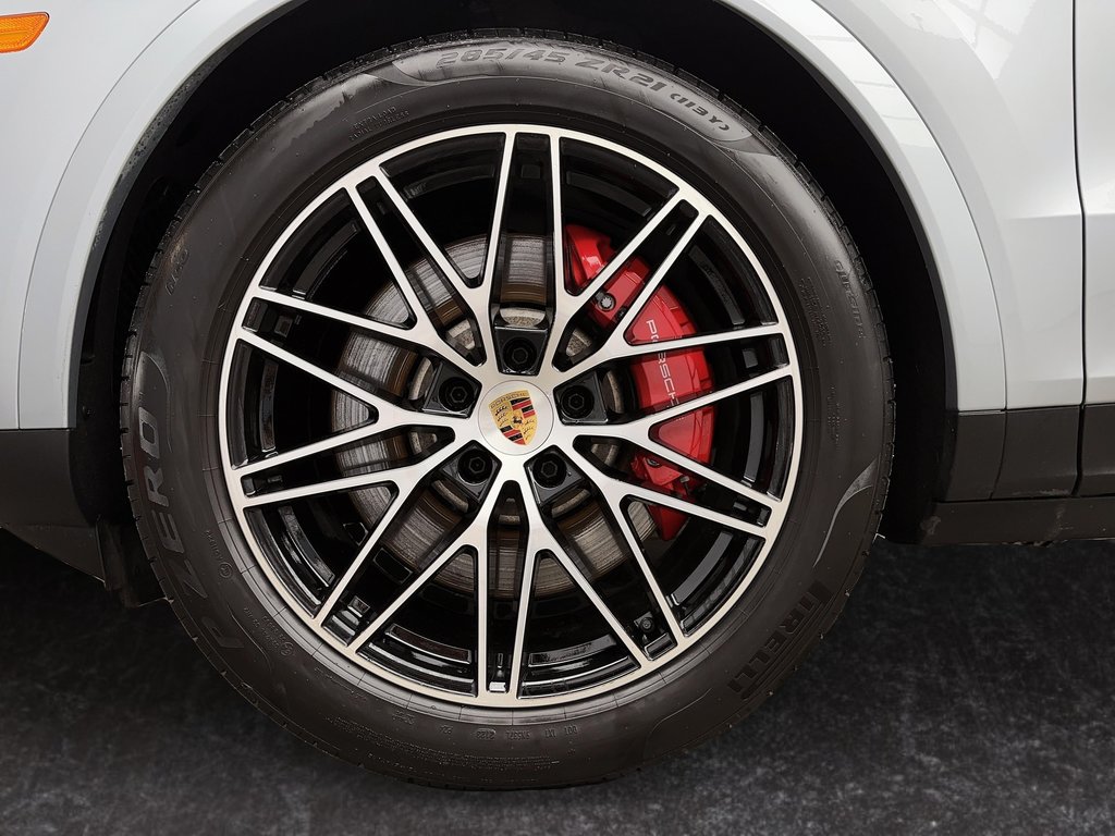 Porsche Cayenne S Sport Exhaust System 2024 à Laval, Québec - 9 - w1024h768px