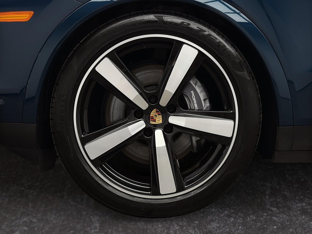 Porsche Cayenne Prem. pack plus, Sport Exhaust System 2024 à Laval, Québec - 7 - w1024h768px