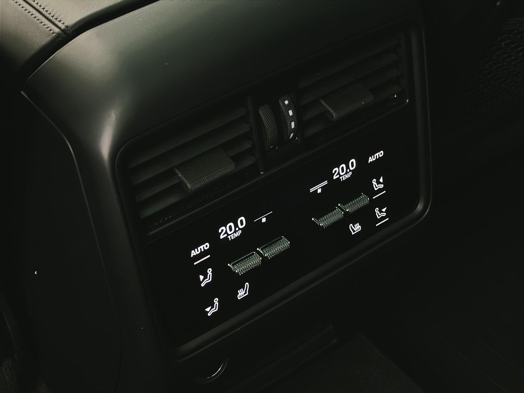 Porsche Cayenne Prem. pack plus, Sport Exhaust System 2024 à Laval, Québec - 34 - w1024h768px