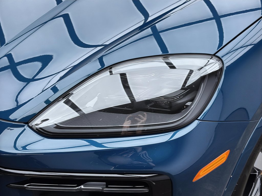 Porsche Cayenne Prem. pack plus, Sport Exhaust System 2024 à Laval, Québec - 11 - w1024h768px