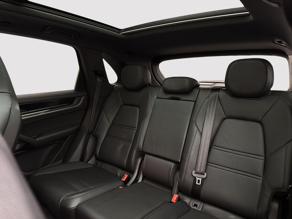 Porsche Cayenne Prem. pack plus, Sport Exhaust System 2024 à Laval, Québec - 20 - w1024h768px