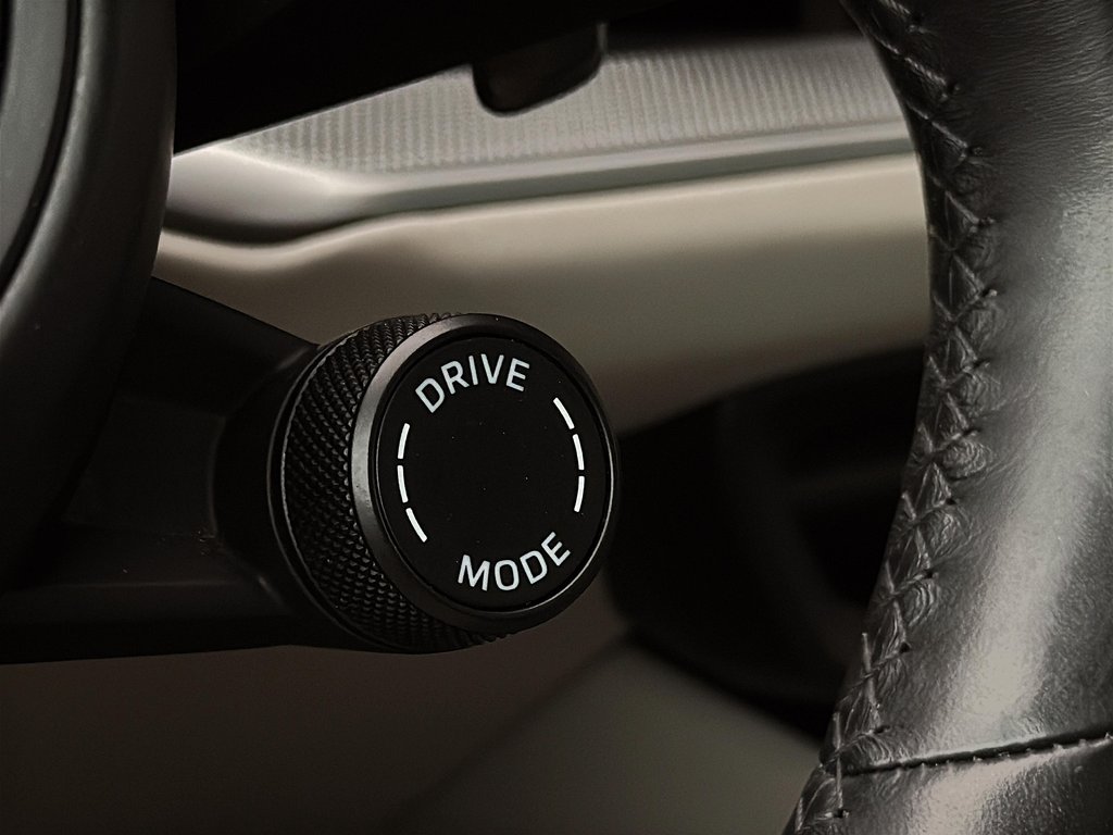 2024 Porsche Cayenne Premium Package Plus in Laval, Quebec - 29 - w1024h768px