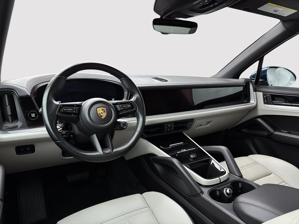 2024 Porsche Cayenne Premium Package Plus in Laval, Quebec - 13 - w1024h768px