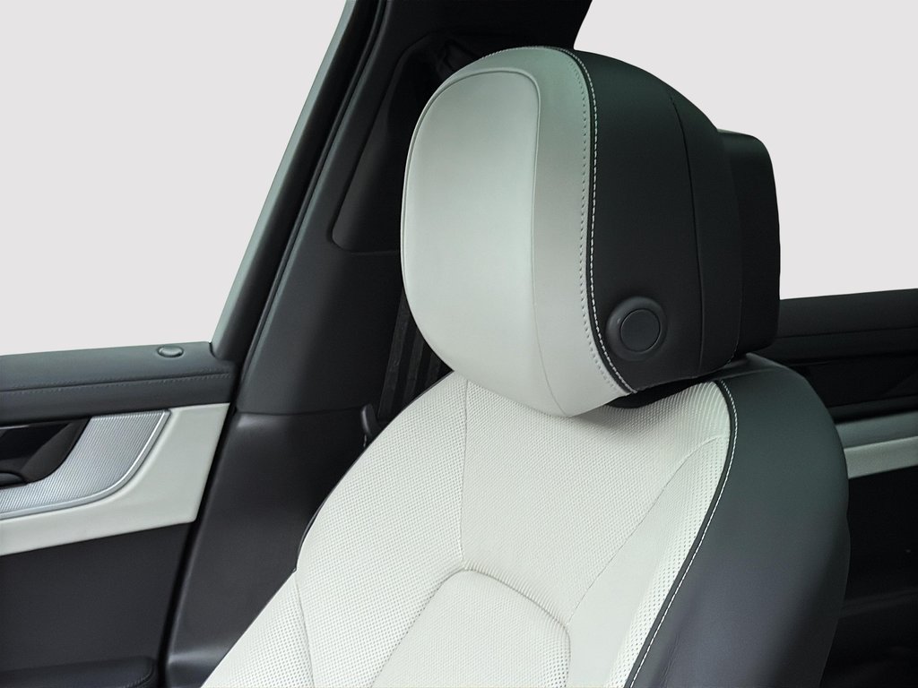 2024 Porsche Cayenne Premium Package Plus in Laval, Quebec - 32 - w1024h768px