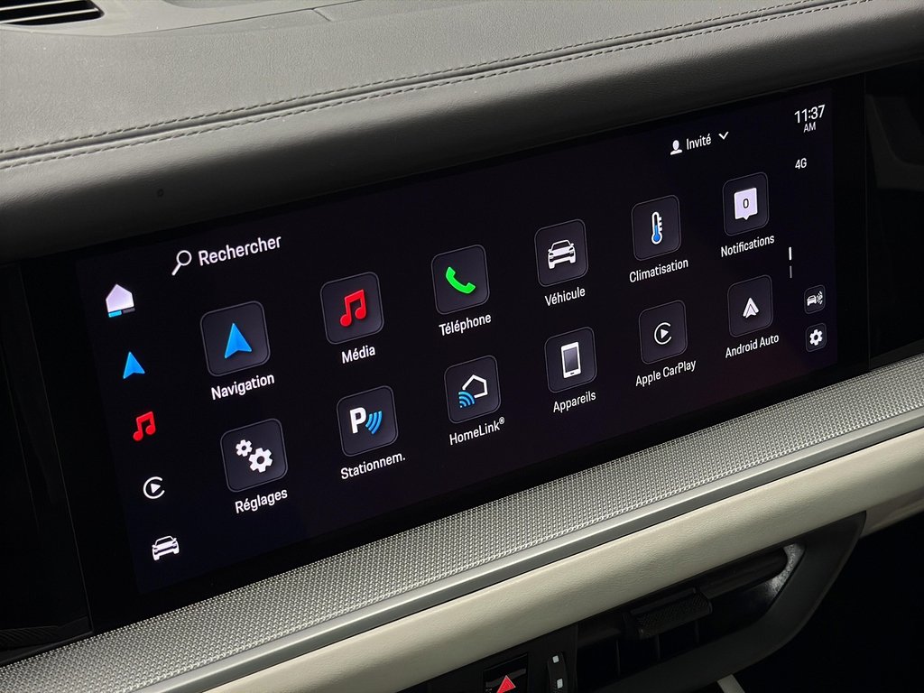 2024 Porsche Cayenne Premium Package Plus in Laval, Quebec - 18 - w1024h768px