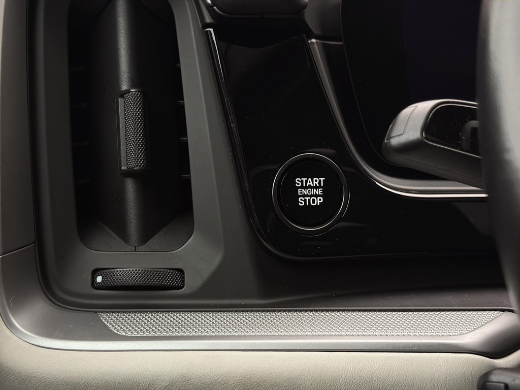 2024 Porsche Cayenne Premium Package Plus in Laval, Quebec - 27 - w1024h768px