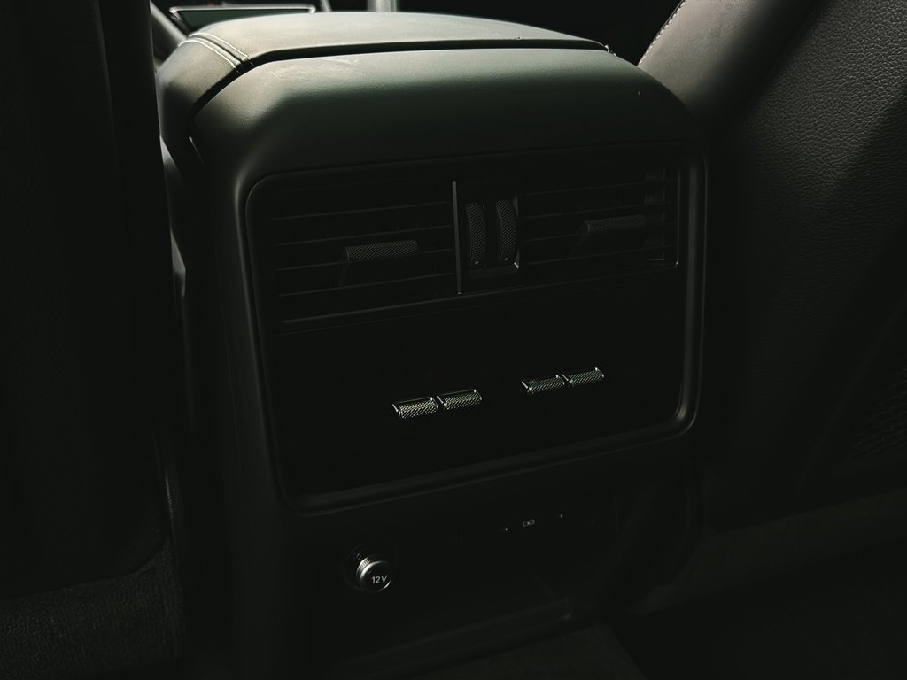 Porsche Cayenne Premium Package Plus 2024 à Laval, Québec - 24 - w1024h768px