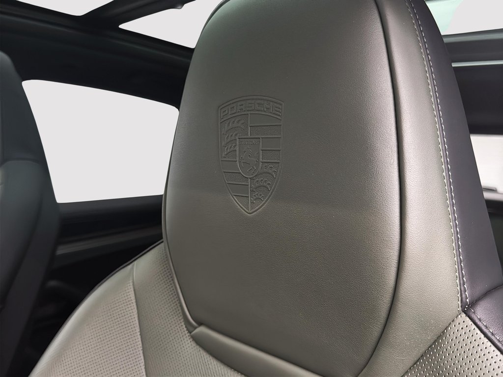 2024 Porsche Cayenne AWD in Laval, Quebec - 26 - w1024h768px