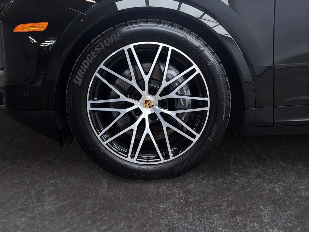2024 Porsche Cayenne AWD in Laval, Quebec - 11 - w1024h768px
