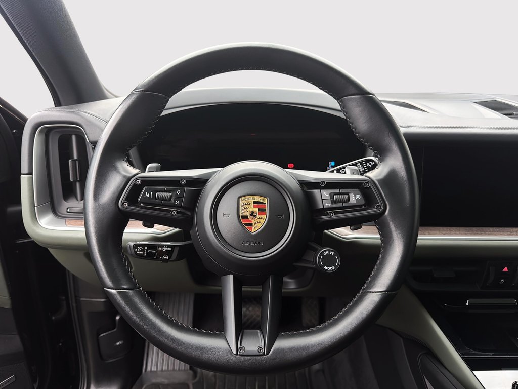 2024 Porsche Cayenne AWD in Laval, Quebec - 16 - w1024h768px