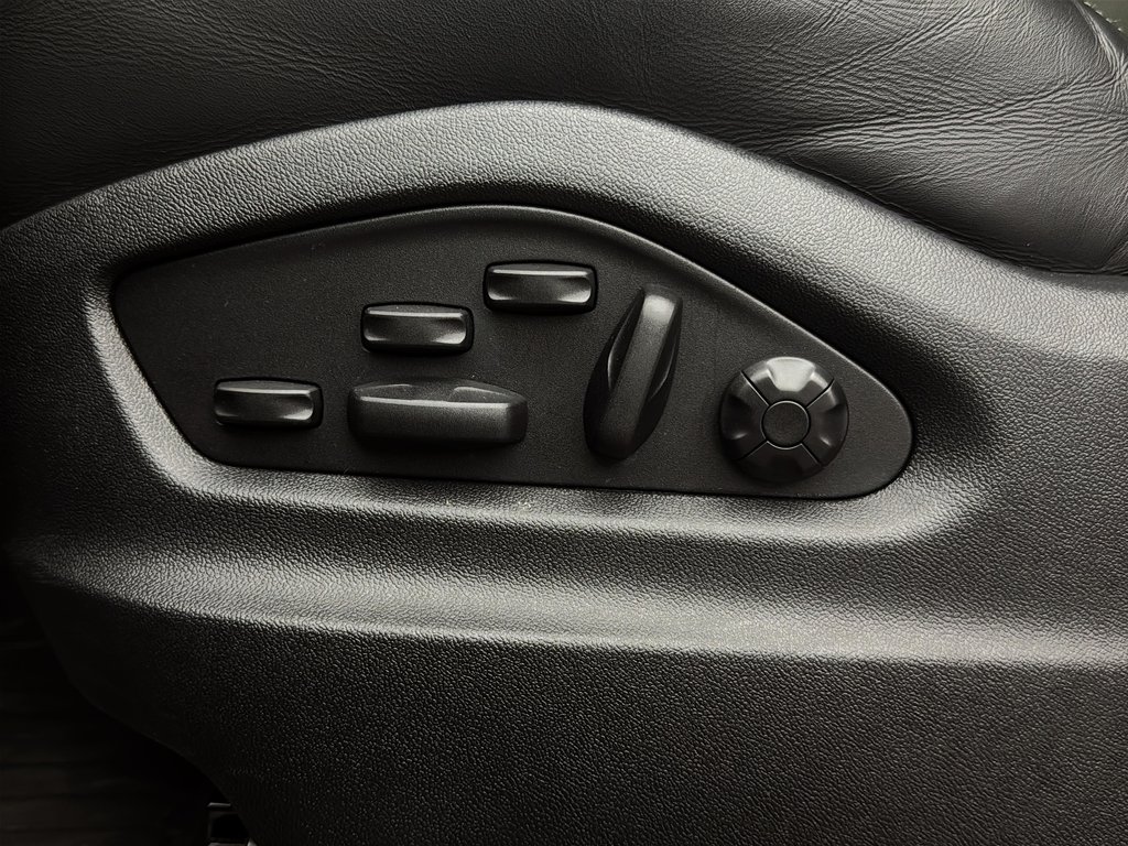 2024 Porsche Cayenne AWD in Laval, Quebec - 25 - w1024h768px