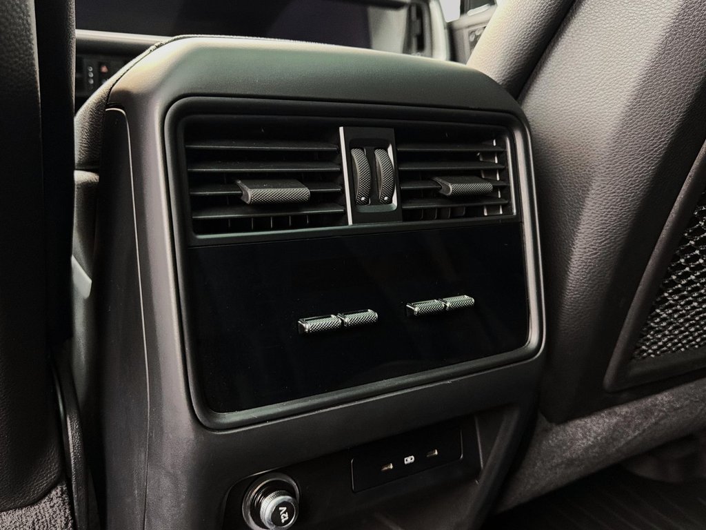 Porsche Cayenne AWD 2024 à Laval, Québec - 27 - w1024h768px