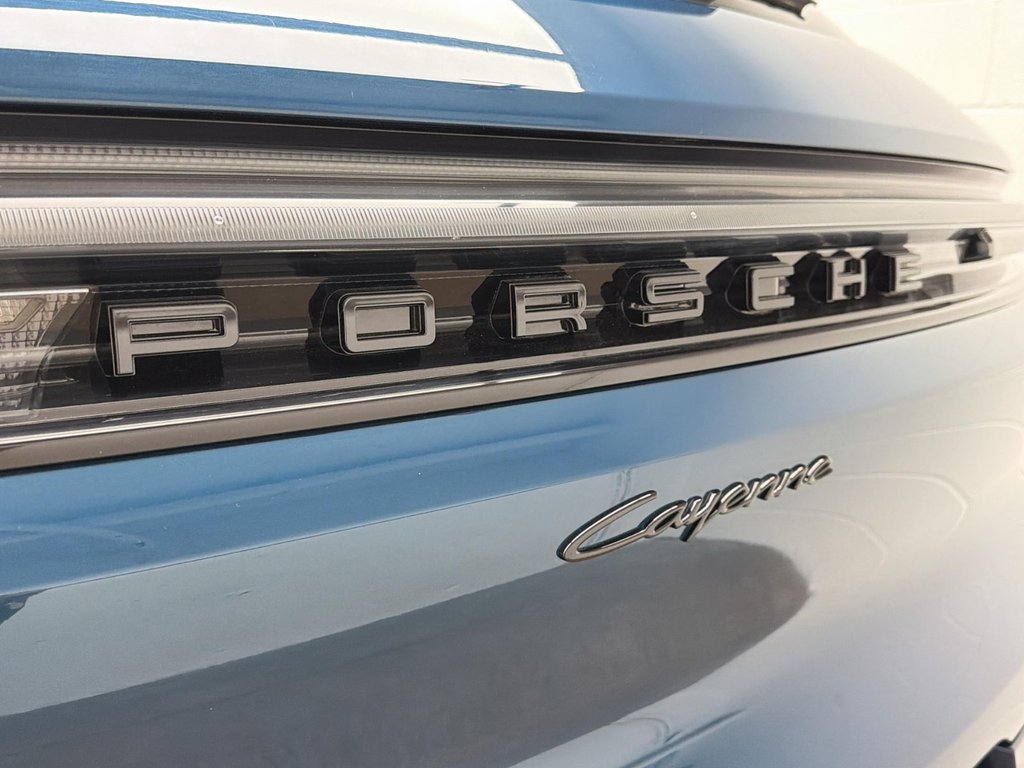 Porsche Cayenne AWD 2024 à Laval, Québec - 8 - w1024h768px